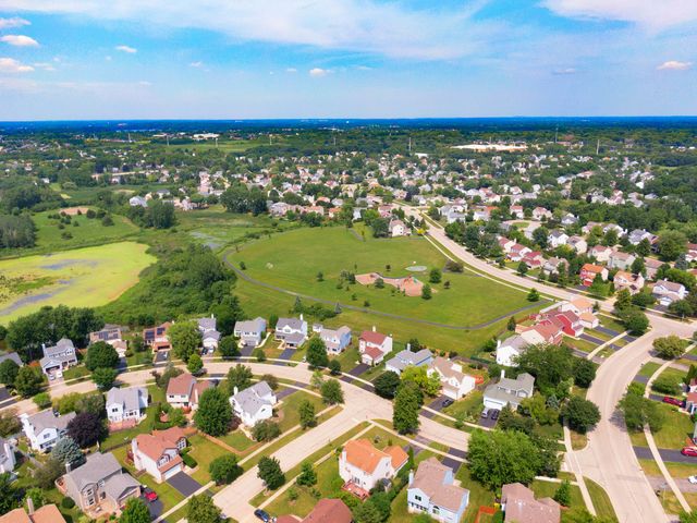 14 W Country Walk Drive, Round Lake Beach, IL 60073