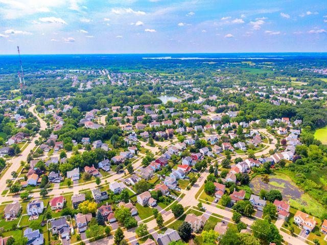 14 W Country Walk Drive, Round Lake Beach, IL 60073