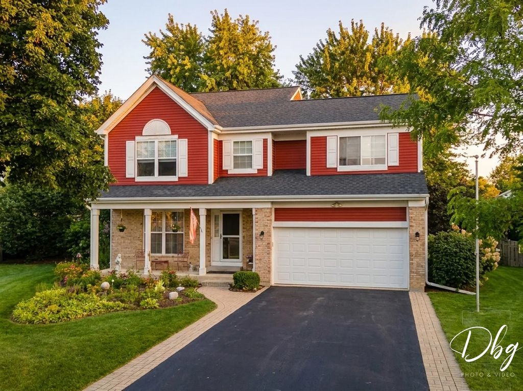 14 W Country Walk Drive, Round Lake Beach, IL 60073
