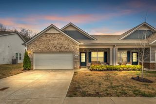 942 Millstream Dr, N, Nashville, TN 37218