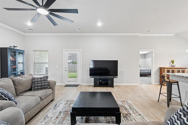205 NW Sandstone, Cache, OK 73527