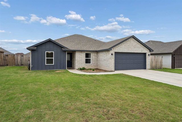 205 NW Sandstone, Cache, OK 73527
