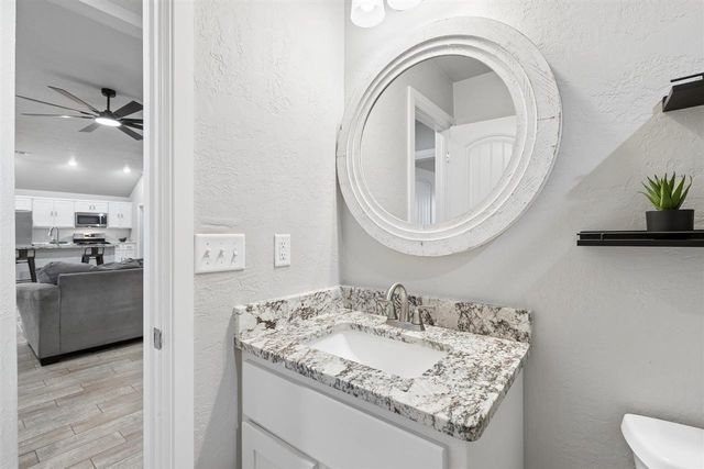 205 NW Sandstone, Cache, OK 73527