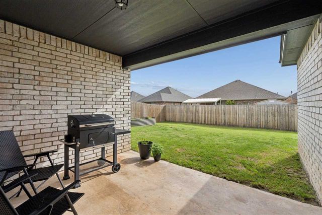 205 NW Sandstone, Cache, OK 73527
