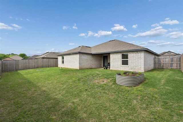 205 NW Sandstone, Cache, OK 73527