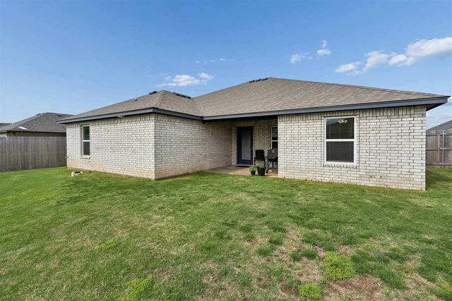 205 NW Sandstone, Cache, OK 73527