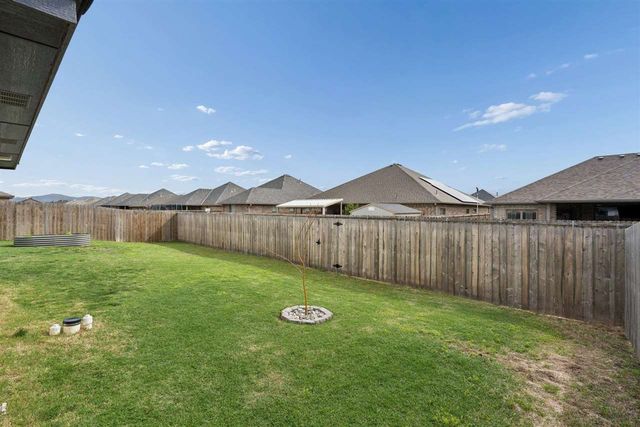 205 NW Sandstone, Cache, OK 73527