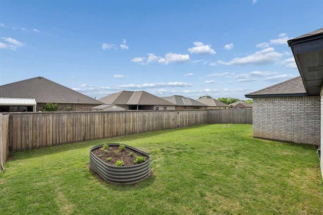 205 NW Sandstone, Cache, OK 73527