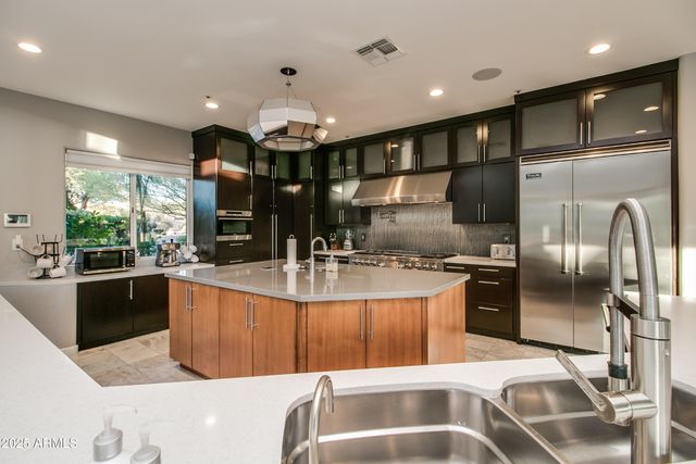 9363 E CALLE DE LAS BRISAS --, Scottsdale, AZ 85255