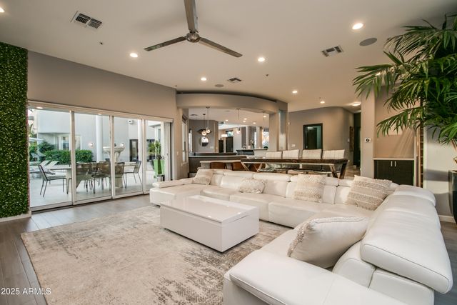 9363 E CALLE DE LAS BRISAS --, Scottsdale, AZ 85255