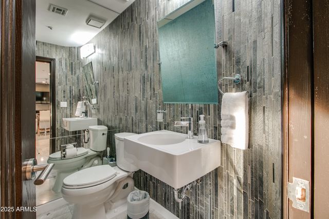 9363 E CALLE DE LAS BRISAS --, Scottsdale, AZ 85255