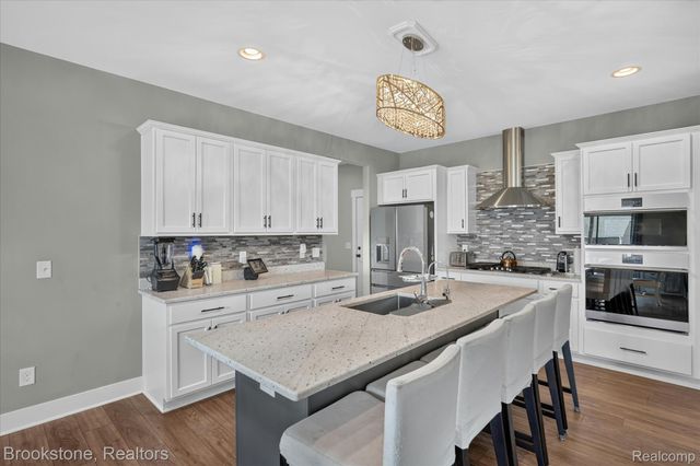 9830 Loretta Lane, Green Oak Township, MI 48178