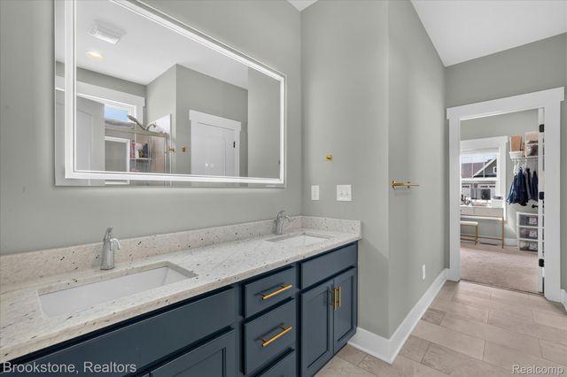 9830 Loretta Lane, Green Oak Township, MI 48178