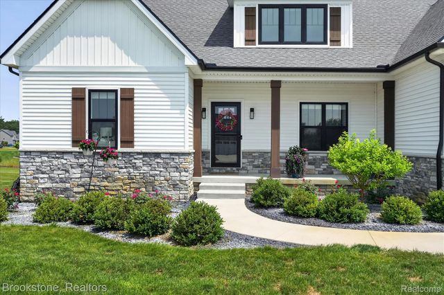 9830 Loretta Lane, Green Oak Township, MI 48178