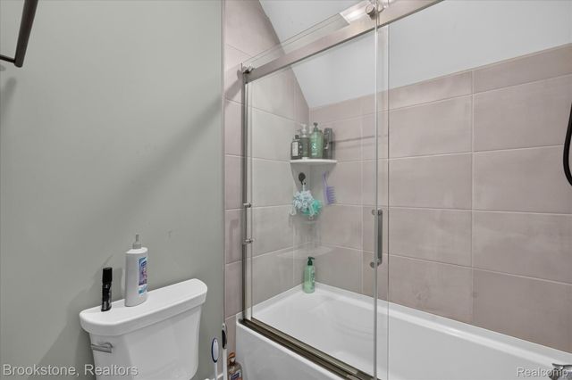 9830 Loretta Lane, Green Oak Township, MI 48178