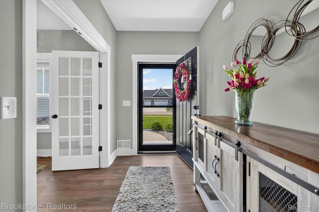9830 Loretta Lane, Green Oak Township, MI 48178