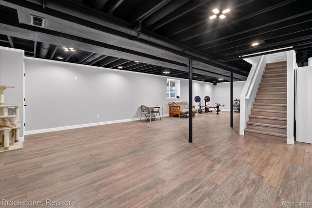 9830 Loretta Lane, Green Oak Township, MI 48178