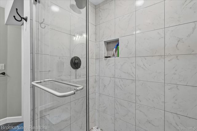 9830 Loretta Lane, Green Oak Township, MI 48178