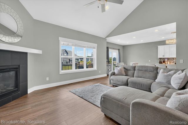 9830 Loretta Lane, Green Oak Township, MI 48178