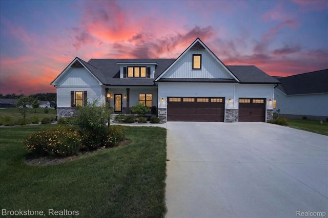 9830 Loretta Lane, Green Oak Township, MI 48178