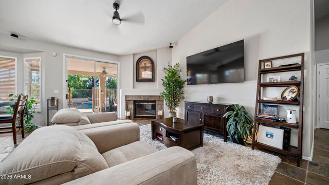 537 W MOUNTAIN VISTA Drive, Phoenix, AZ 85045