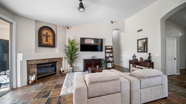 537 W MOUNTAIN VISTA Drive, Phoenix, AZ 85045