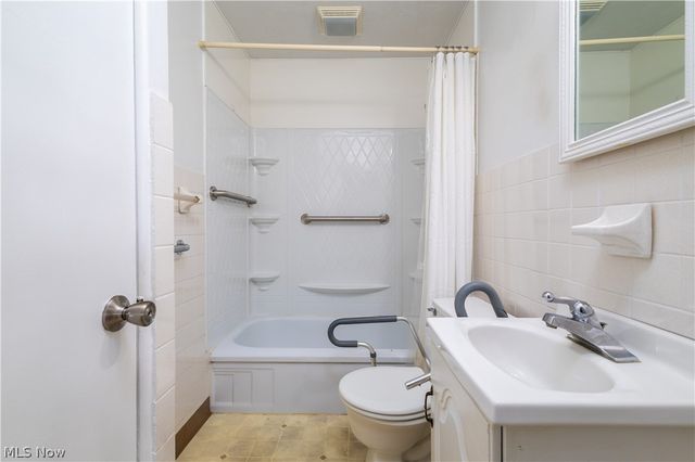 128 Pembroke Road, Steubenville, OH 43953