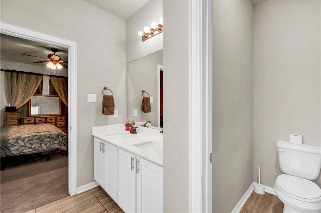 2423 Ridgewood Drive, West Columbia, TX 77486