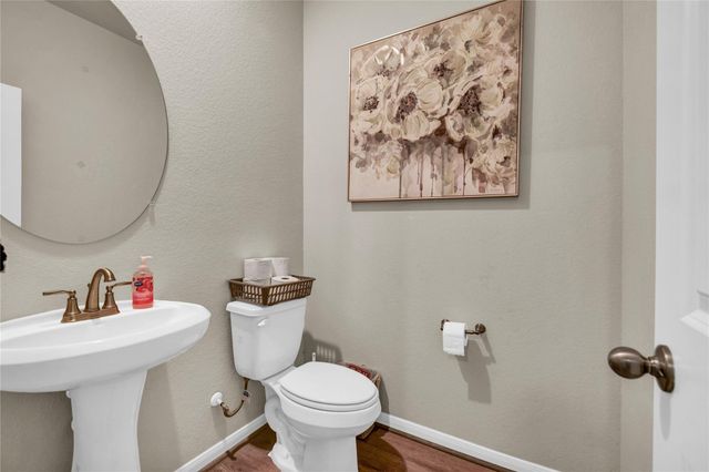 2423 Ridgewood Drive, West Columbia, TX 77486