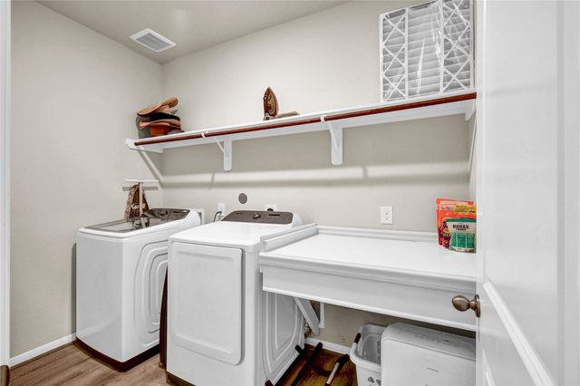 2423 Ridgewood Drive, West Columbia, TX 77486