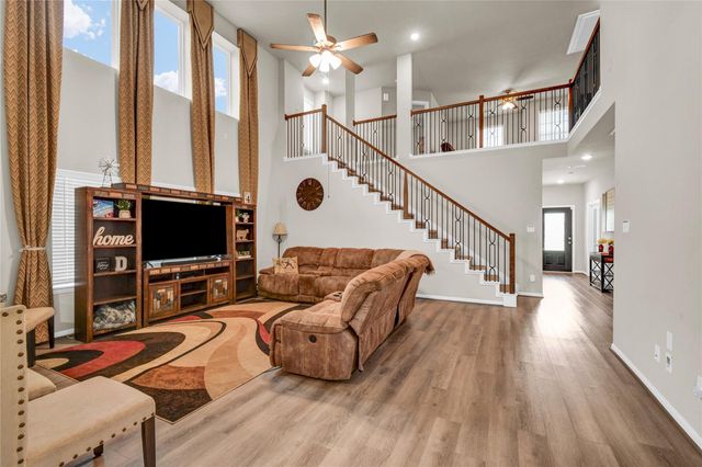 2423 Ridgewood Drive, West Columbia, TX 77486