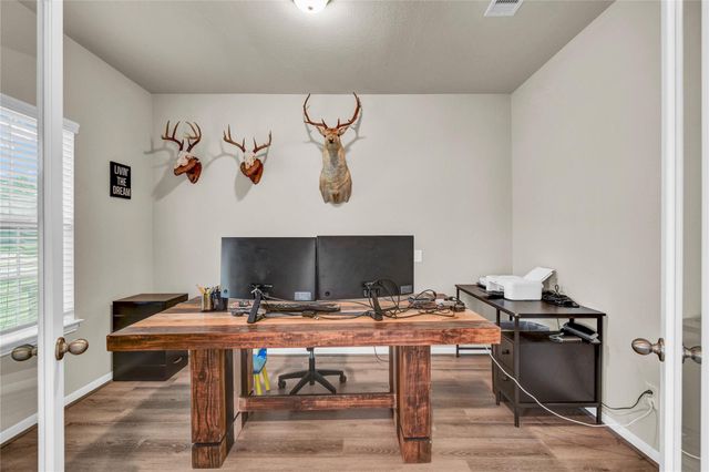 2423 Ridgewood Drive, West Columbia, TX 77486