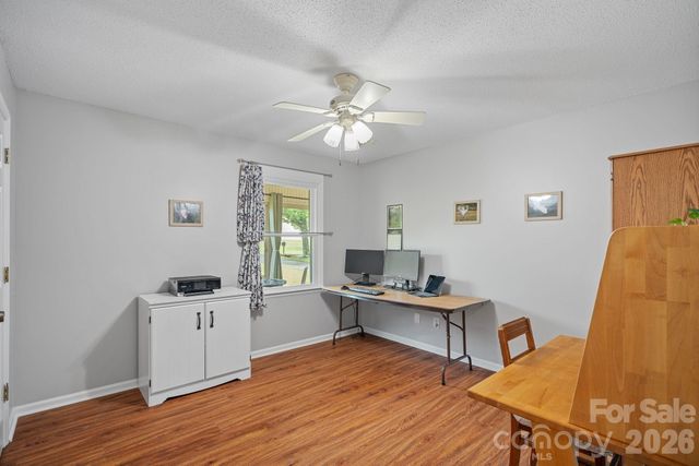 6131 Kinghurst Drive, Charlotte, NC 28216