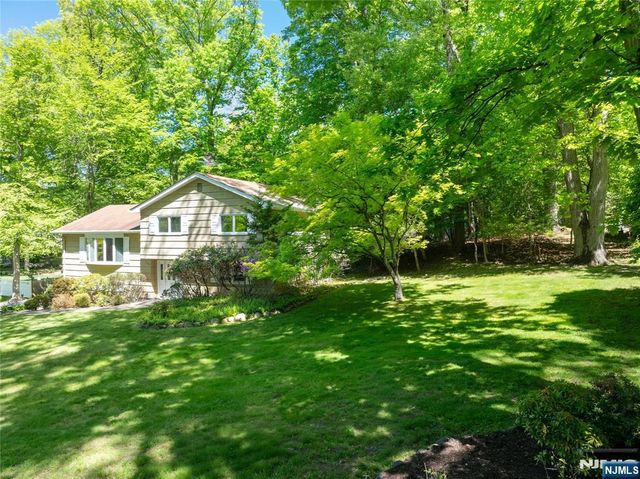568 Stellman Road, River Vale, NJ 07675