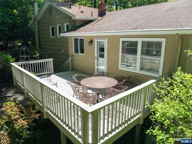 568 Stellman Road, River Vale, NJ 07675