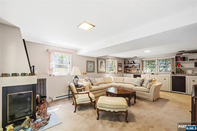 568 Stellman Road, River Vale, NJ 07675
