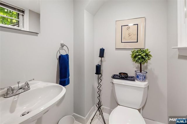 568 Stellman Road, River Vale, NJ 07675