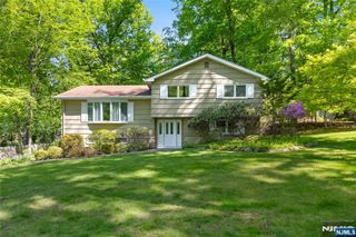 568 Stellman Road, River Vale, NJ 07675