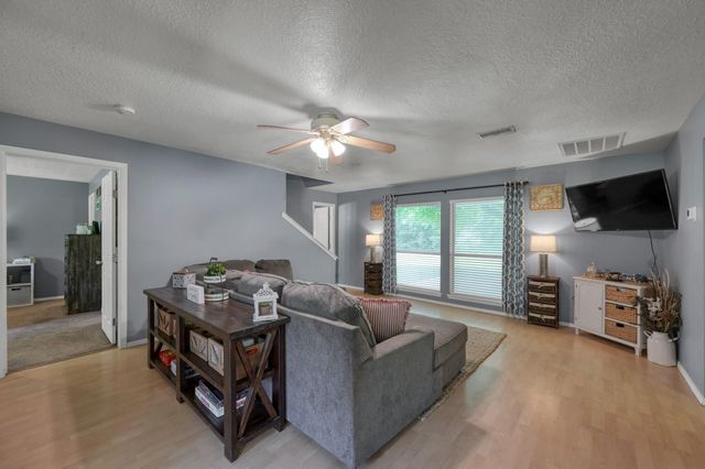 14909 Pine Tree Road, Montgomery, TX 77356