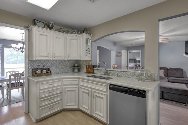 14909 Pine Tree Road, Montgomery, TX 77356
