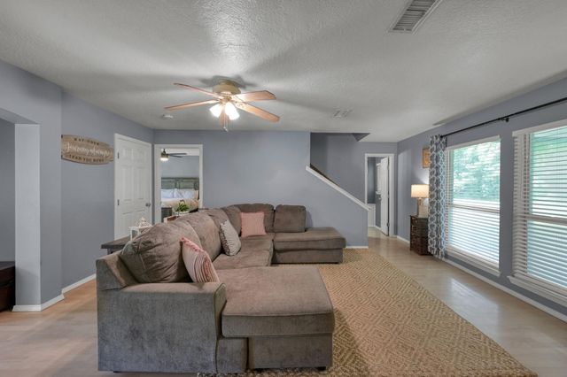 14909 Pine Tree Road, Montgomery, TX 77356