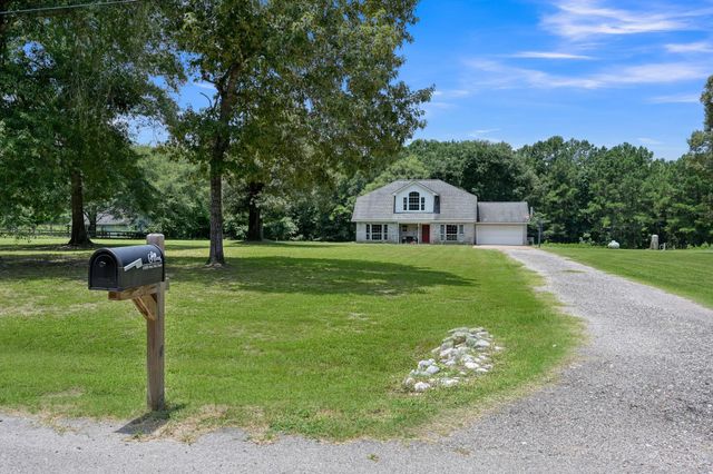 14909 Pine Tree Road, Montgomery, TX 77356