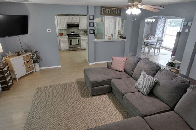 14909 Pine Tree Road, Montgomery, TX 77356