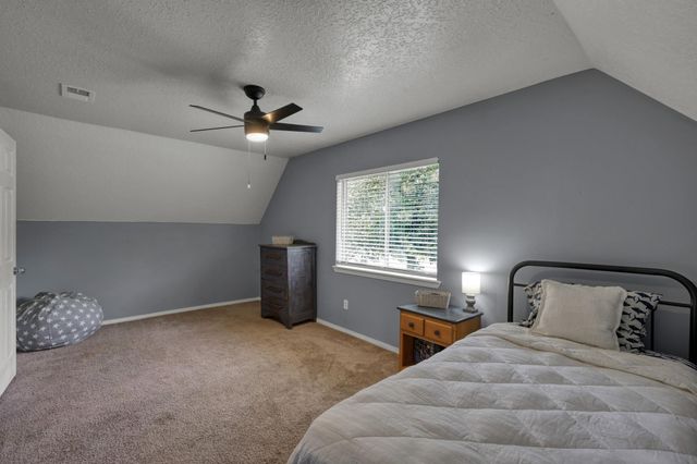 14909 Pine Tree Road, Montgomery, TX 77356