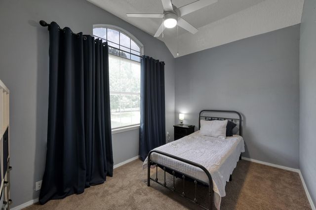 14909 Pine Tree Road, Montgomery, TX 77356
