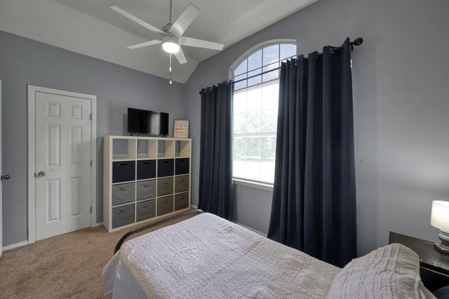 14909 Pine Tree Road, Montgomery, TX 77356