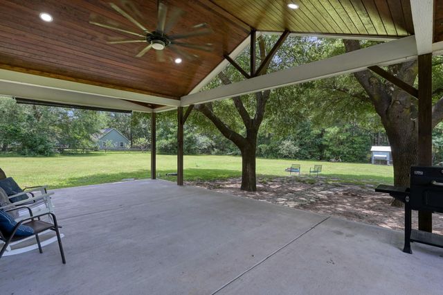 14909 Pine Tree Road, Montgomery, TX 77356