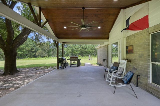 14909 Pine Tree Road, Montgomery, TX 77356