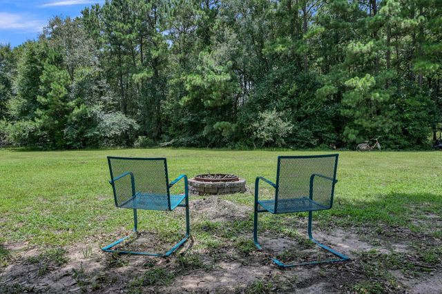 14909 Pine Tree Road, Montgomery, TX 77356