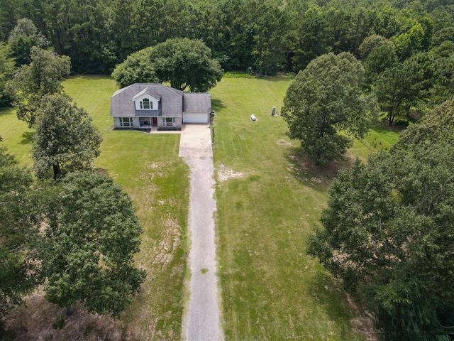 14909 Pine Tree Road, Montgomery, TX 77356